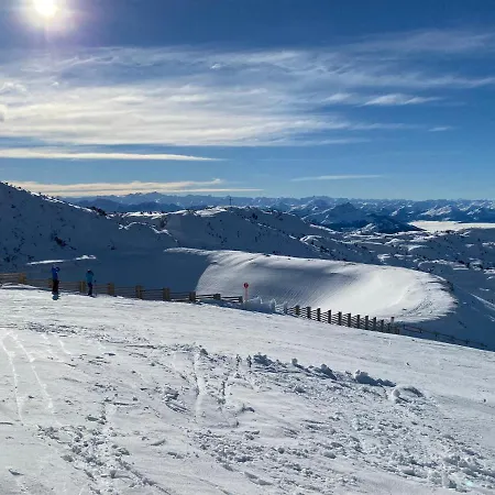 斯坦普拉提公寓 * 瓦德林